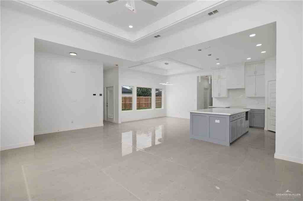 614 Sonny Dr - Photo 4 of 19