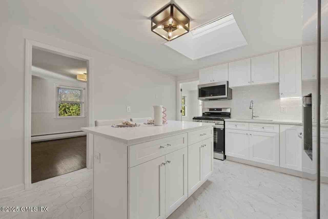 48 Meyer Pl - Photo 7 of 34