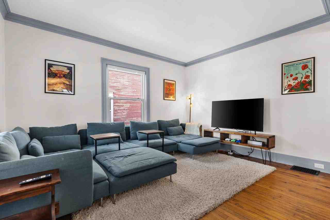 48 Fuller Ave Ne - Photo 4 of 29