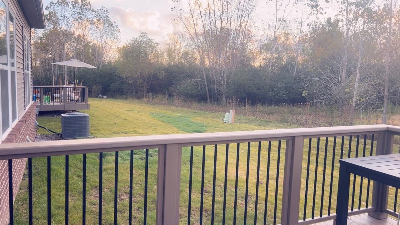 3722 Park Creek Ln - Photo 3 of 18