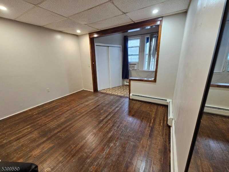 457 Hazel St - Photo 5 of 6