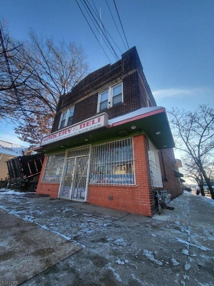 536 Bayway Ave - Photo 2 of 2