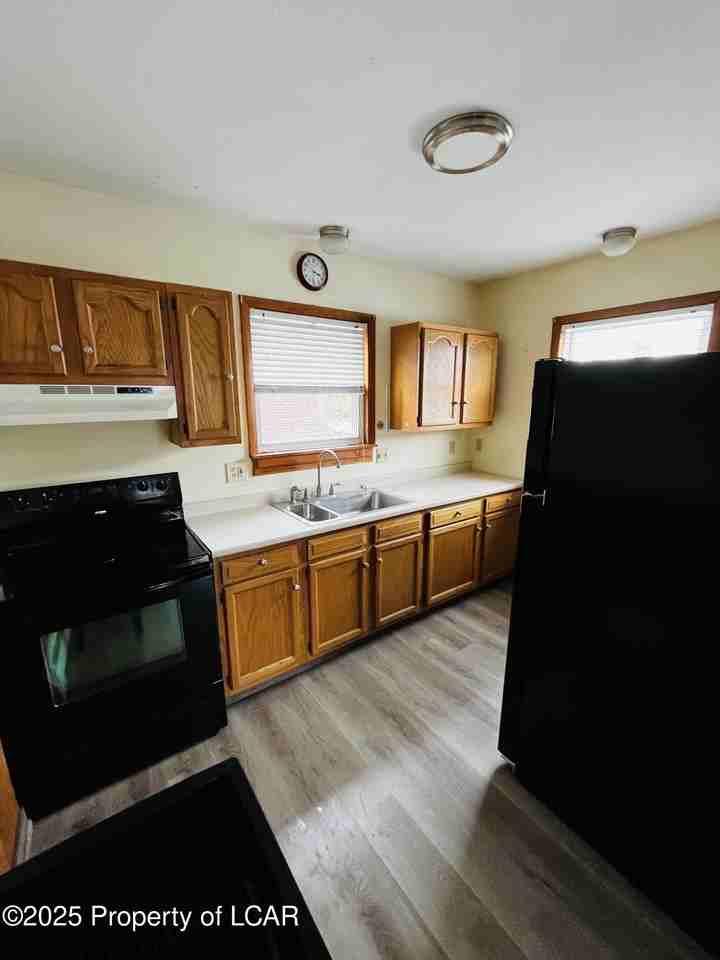 58 W Broad St - Photo 4 of 8