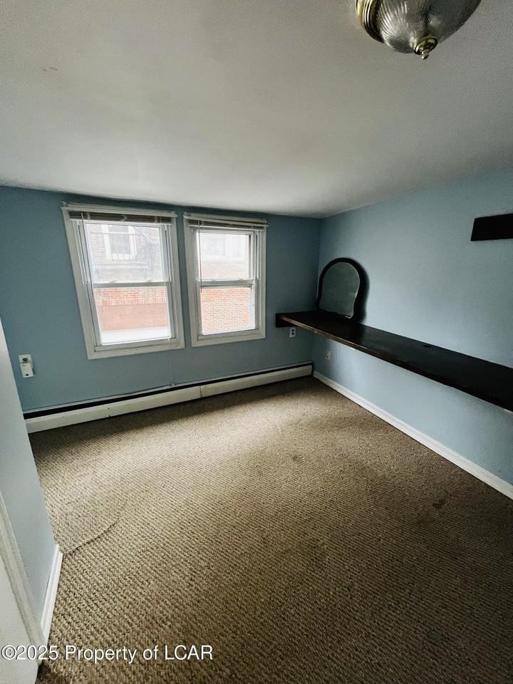 58 W Broad St - Photo 5 of 8