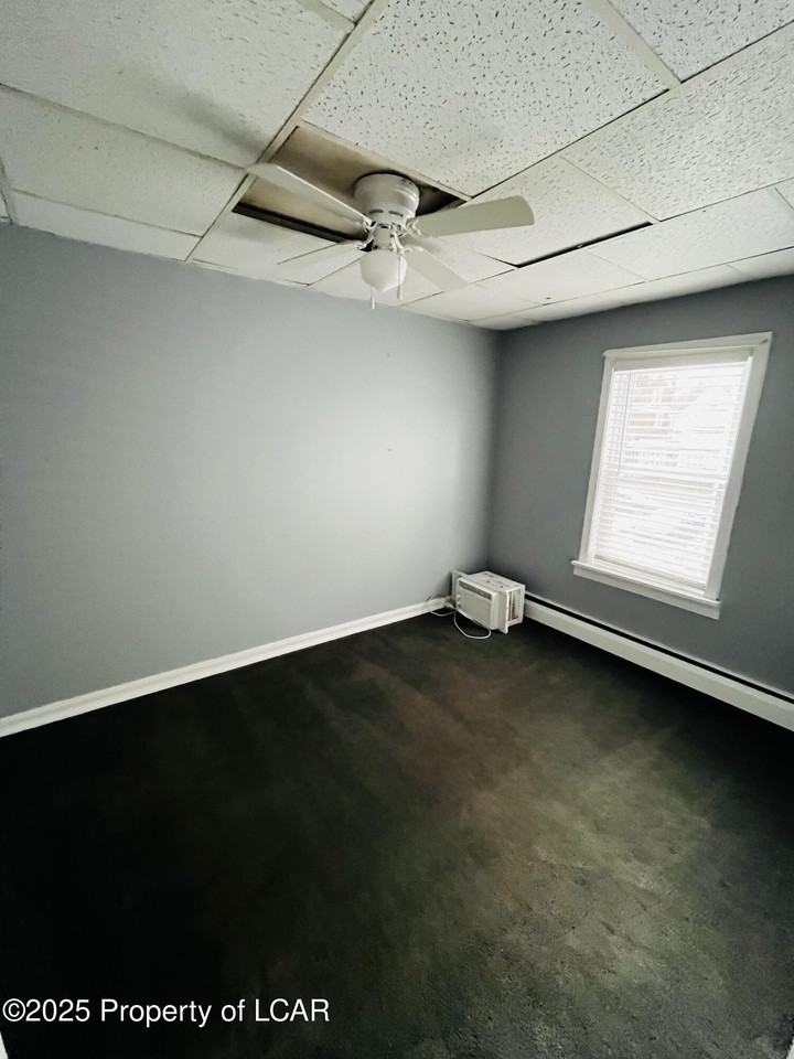 58 W Broad St - Photo 7 of 8