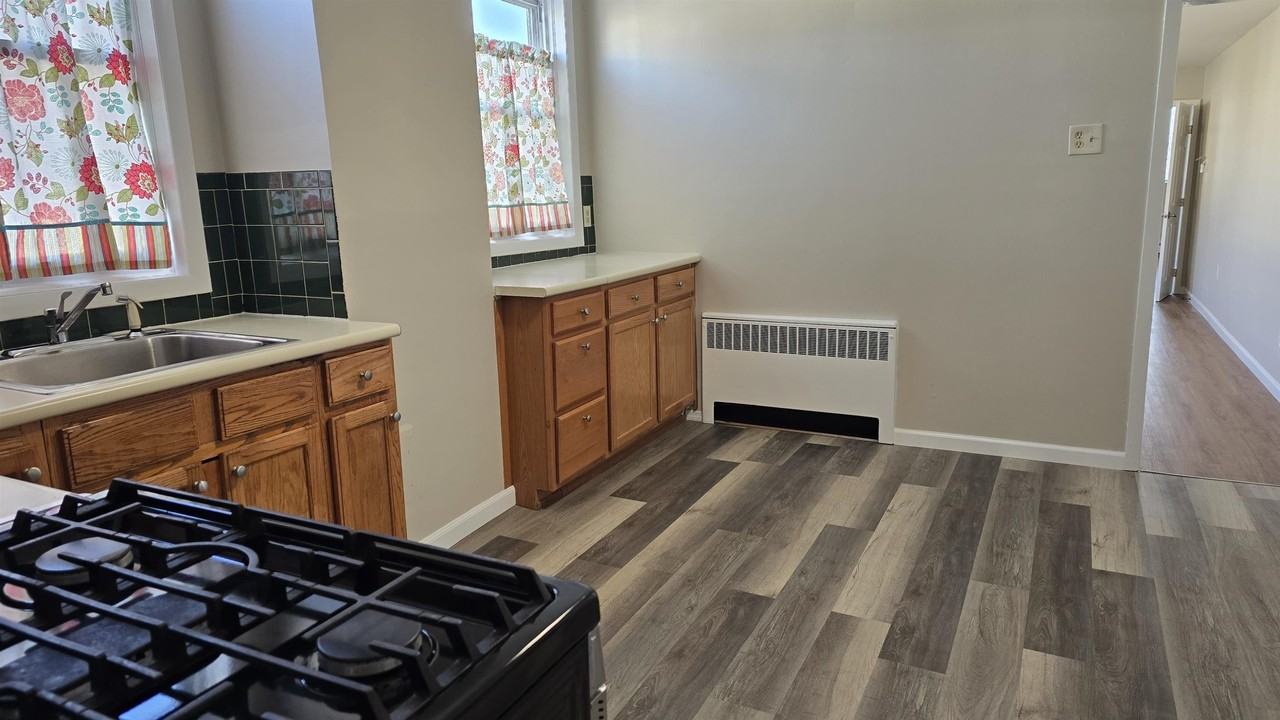 667 Broadway #1 - Photo 3 of 13