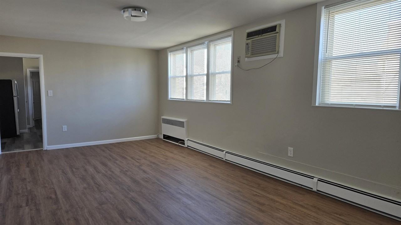 667 Broadway #1 - Photo 4 of 13