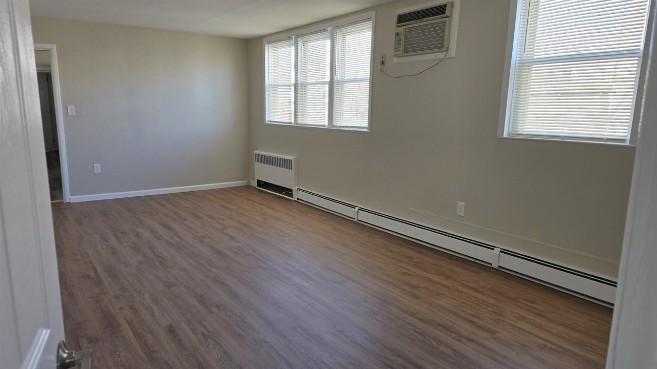 667 Broadway #1 - Photo 5 of 13