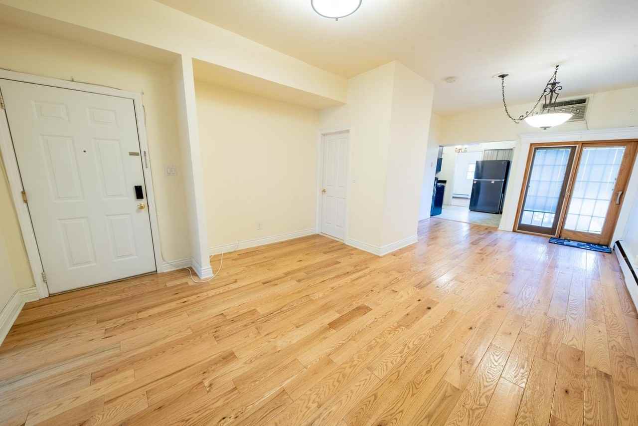 32 46th St - Photo 2 of 7