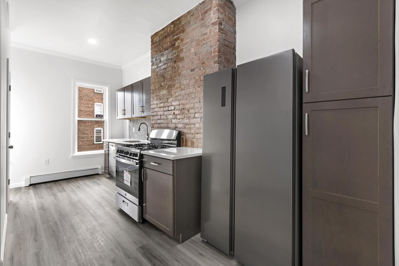 20 Saint Pauls Ave #3L - Photo 2 of 16