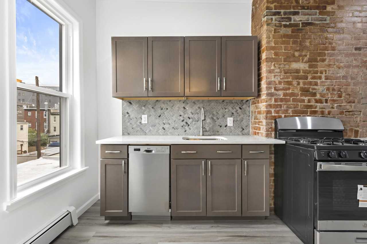 20 Saint Pauls Ave #3L - Photo 5 of 16