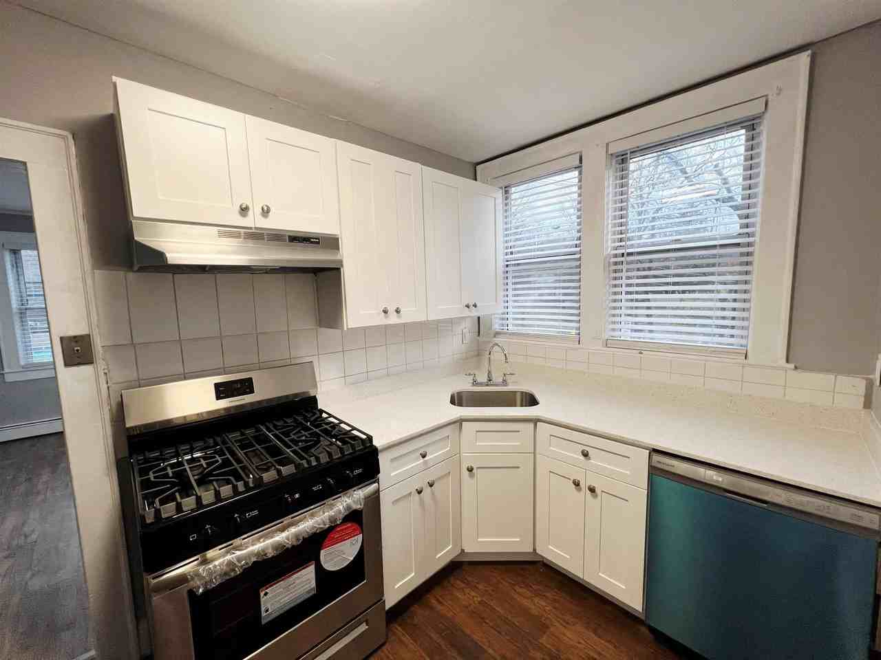 419 Plainfield Ave #5 - Photo 7 of 9