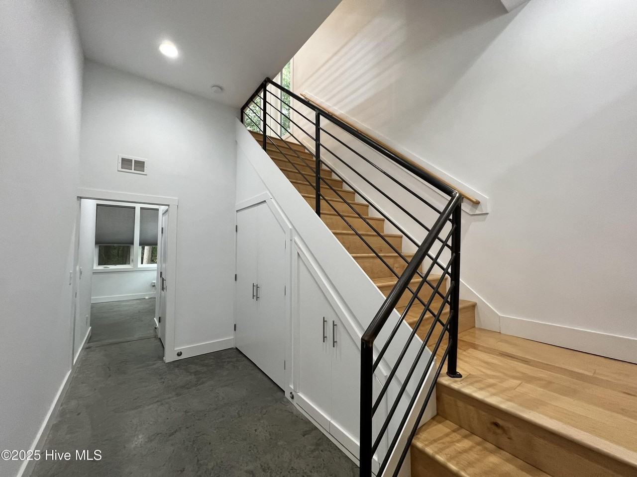 103 S 29th St - Photo 2 of 26