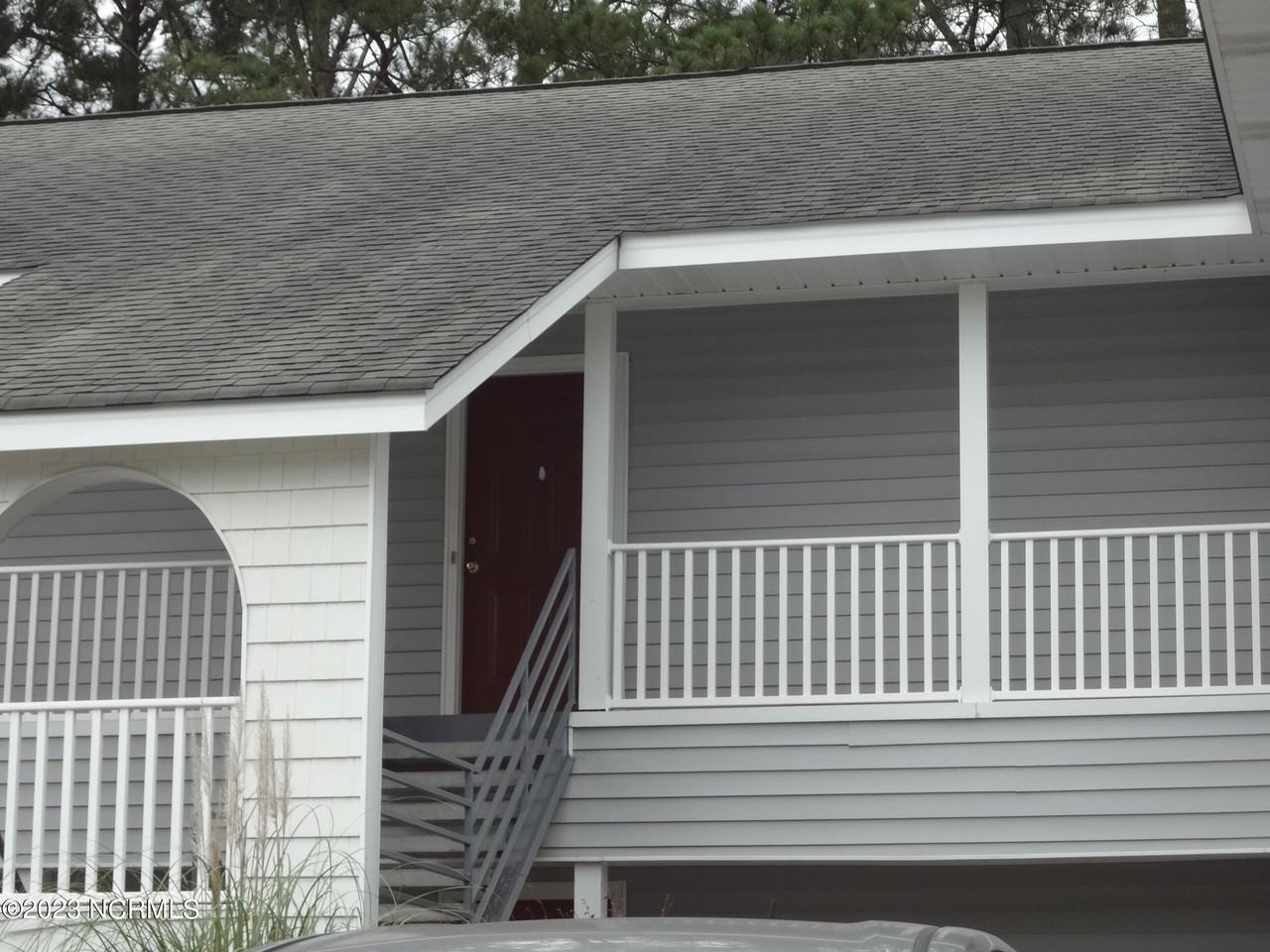 100 W Victoria Ct Apt E #E - Photo 2 of 4