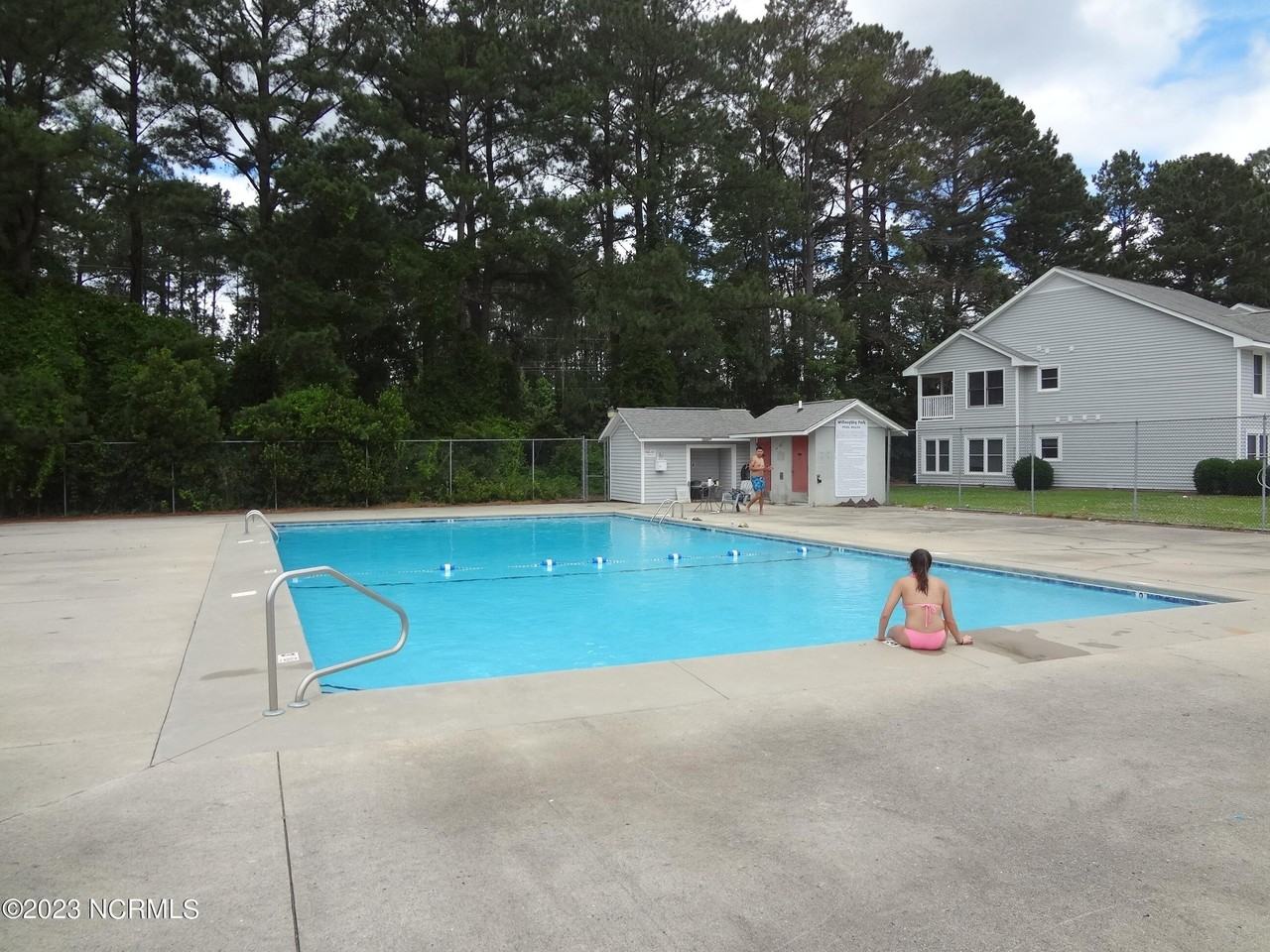 100 W Victoria Ct Apt E #E - Photo 4 of 4