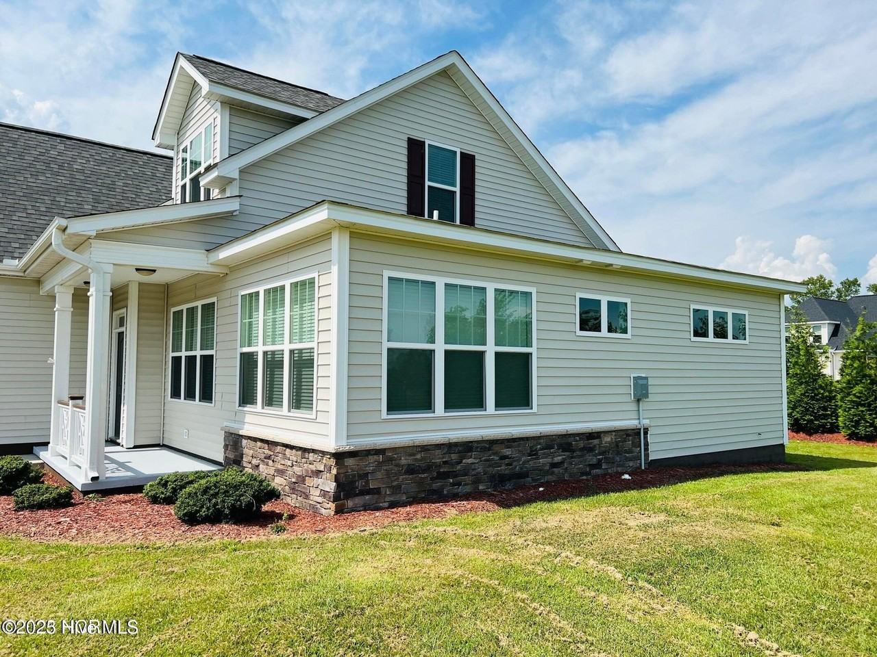 3135 Emery Dr - Photo 5 of 46