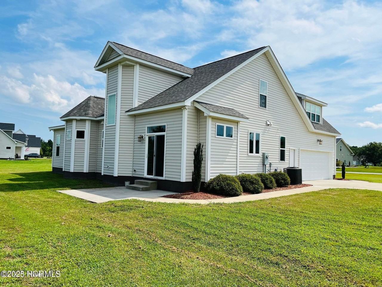 3135 Emery Dr - Photo 6 of 46