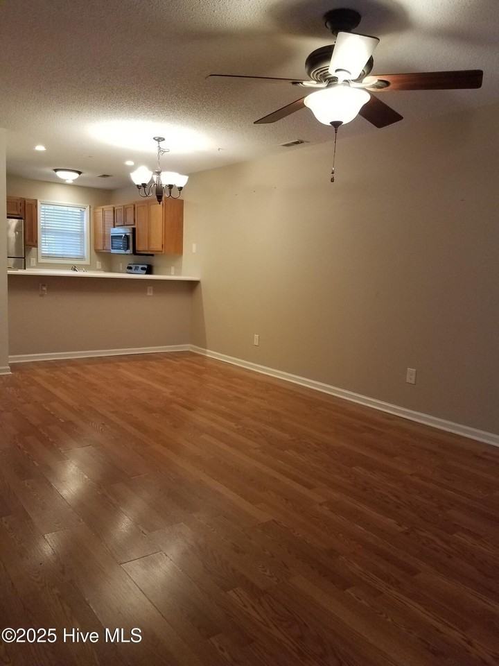 5107 Lampost Cir - Photo 6 of 9