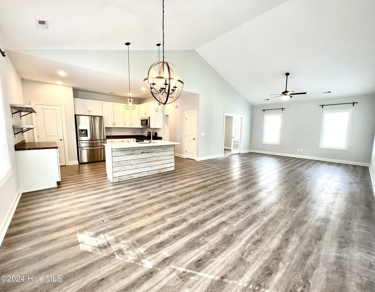 5582 Sycamore St - Photo 3 of 18