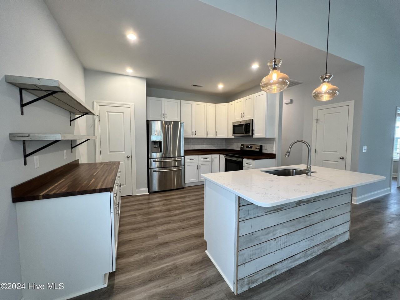 5582 Sycamore St - Photo 6 of 18