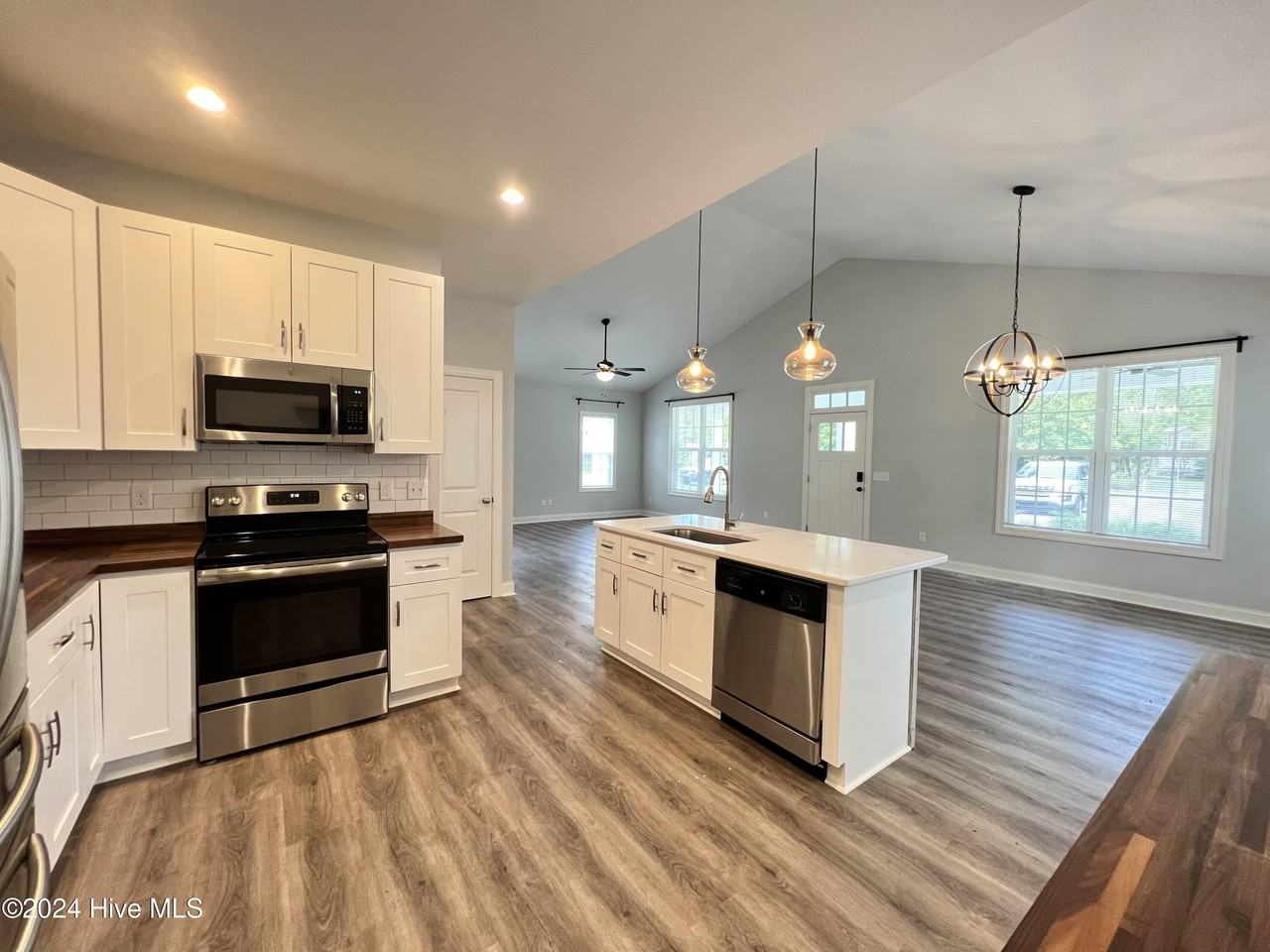 5582 Sycamore St - Photo 7 of 18