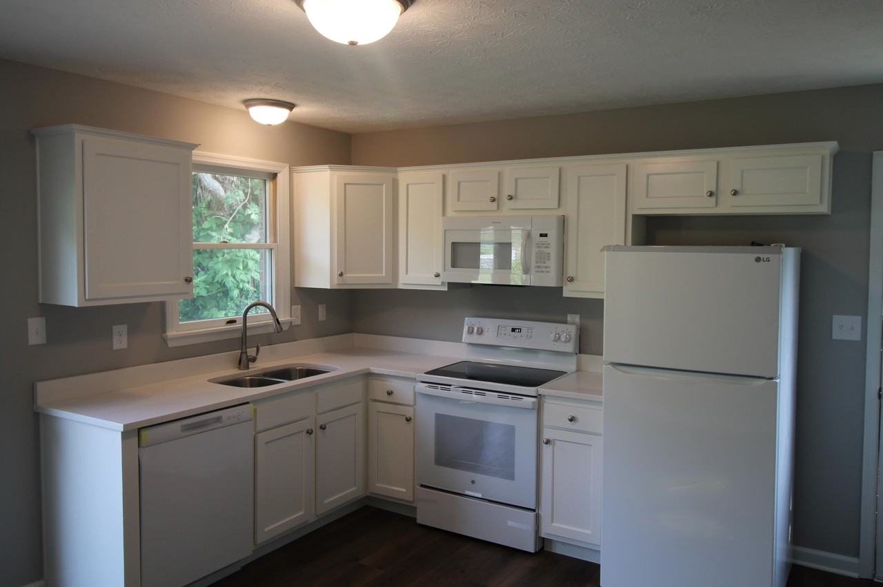 600 Barefoot Dr - Photo 5 of 17