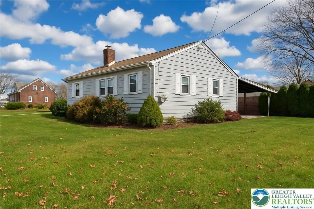 1103 N Van Buren St - Photo 3 of 24