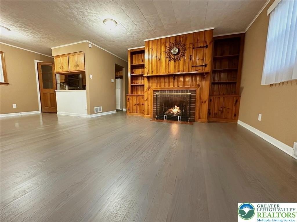 1103 N Van Buren St - Photo 6 of 24