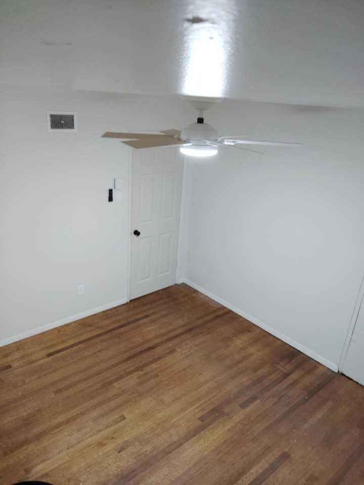 1533 S Parkway E - Photo 6 of 7