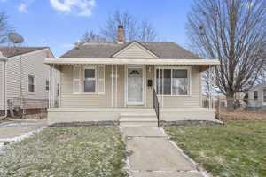 featured image of 1829 Anne Ave #1