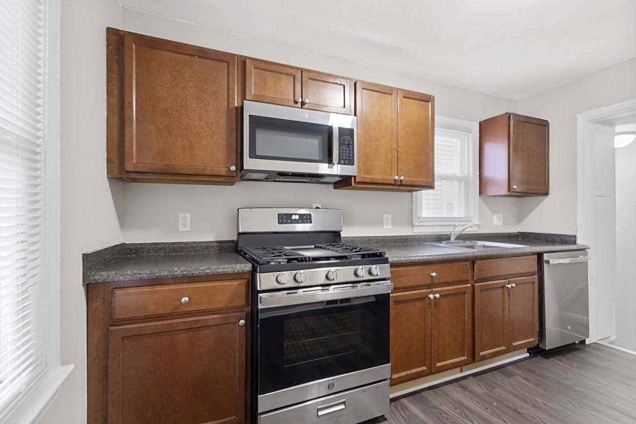 1829 Anne Ave #1 - Photo 3 of 10