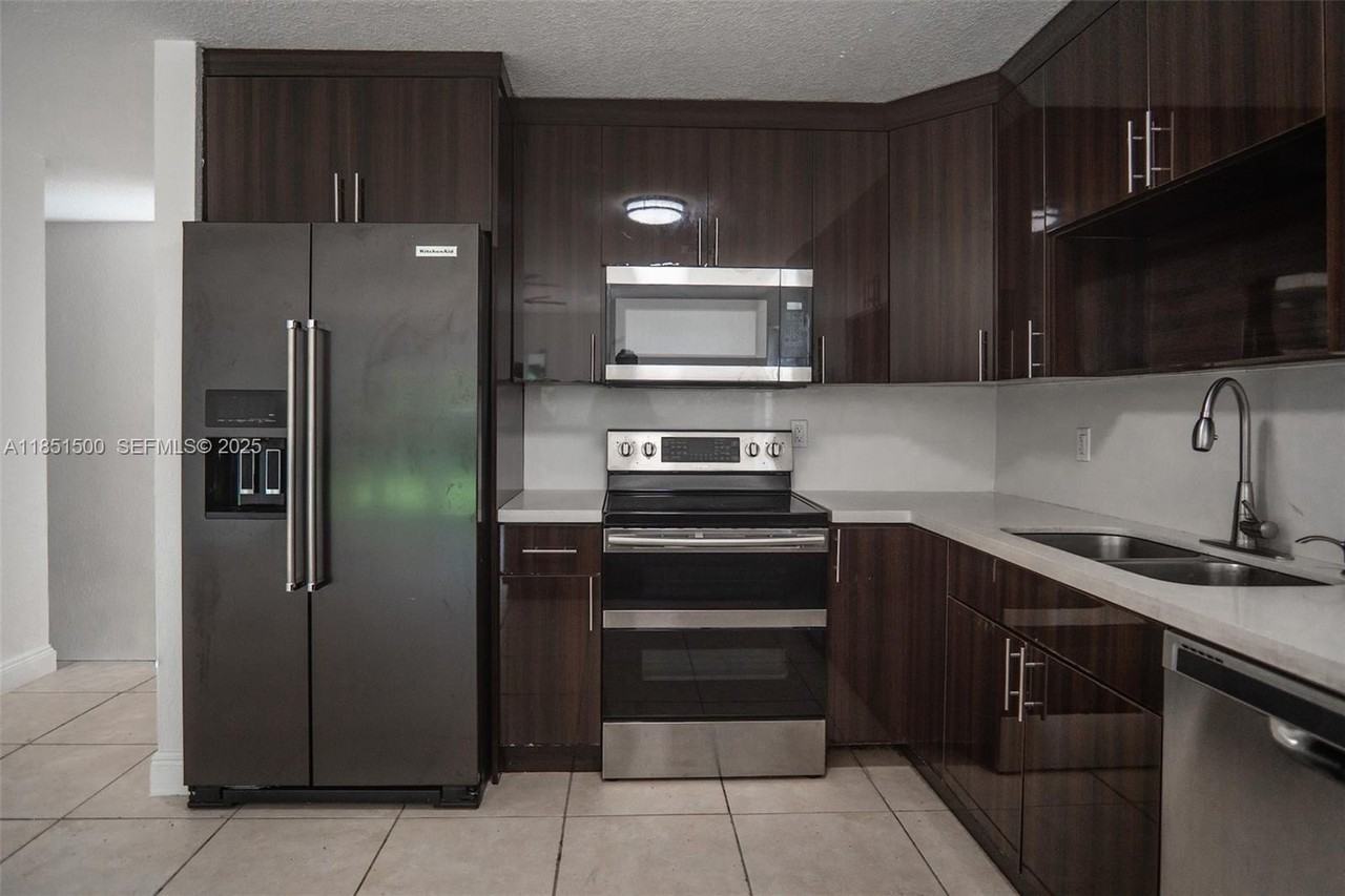 15650 Nw 39th Ct #15650 - Photo 3 of 22