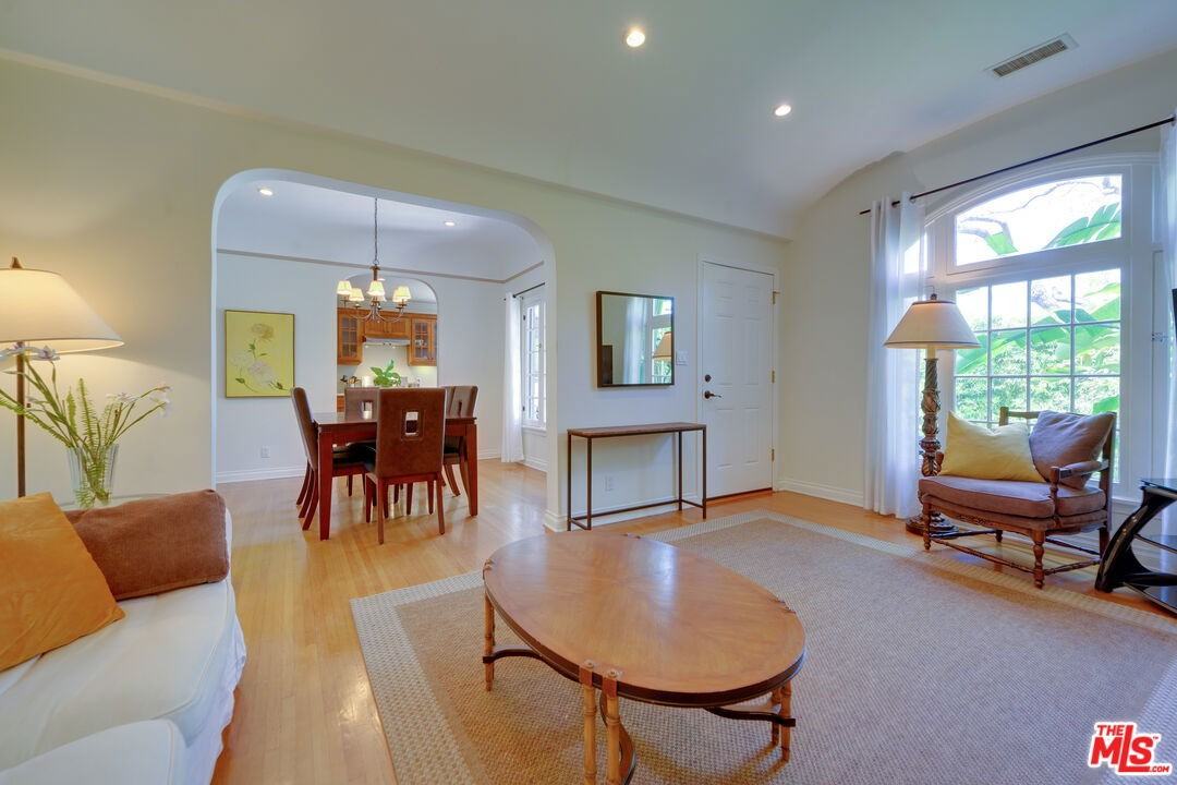 8704 Ashcroft Ave - Photo 7 of 8