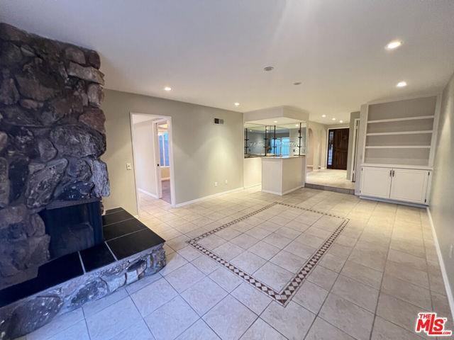 16650 Rinaldi St - Photo 5 of 8