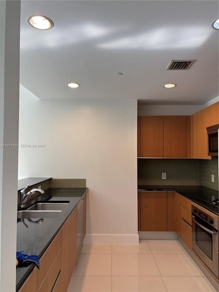 1050 Brickell Ave #3014 - Photo 5 of 11