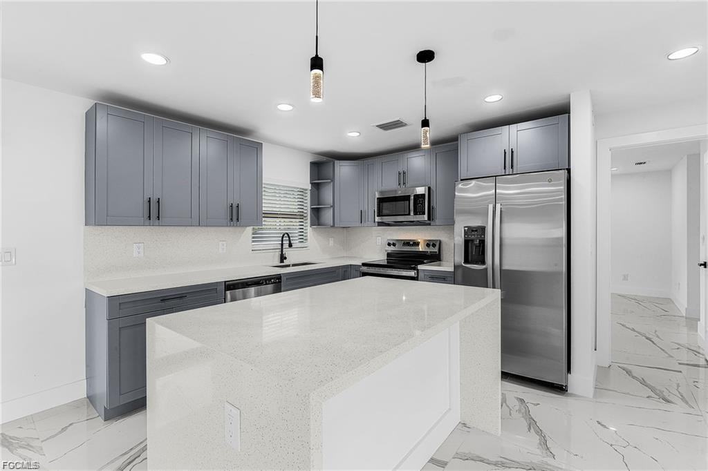 1829 Nw 24th Ave - Photo 4 of 8