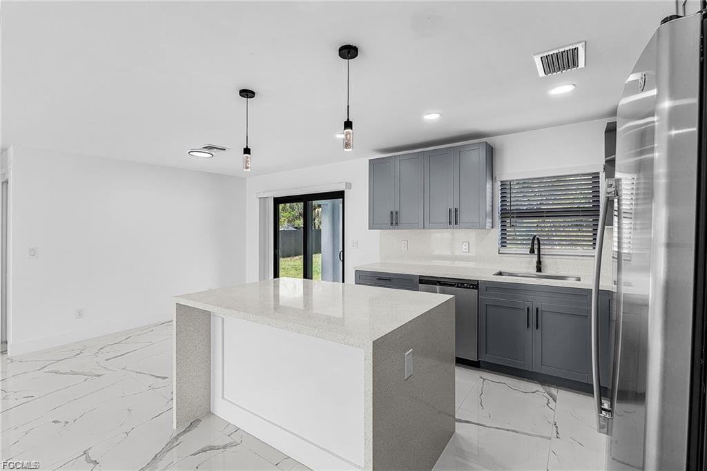 1829 Nw 24th Ave - Photo 5 of 8