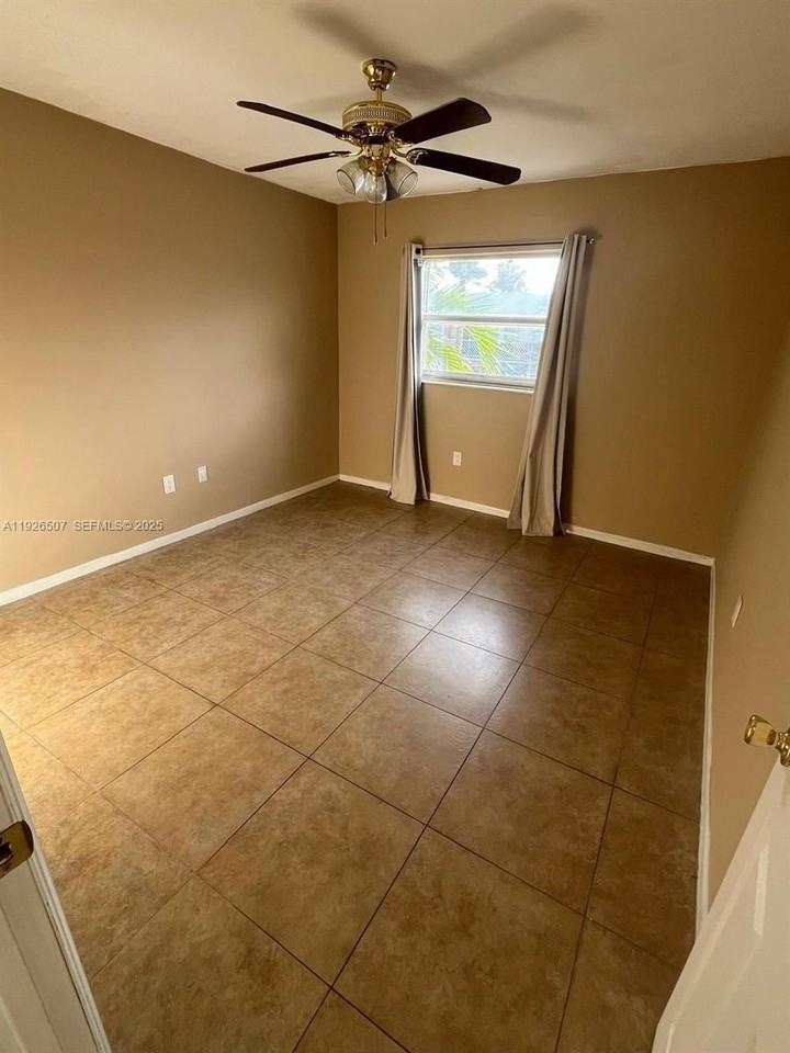 4301 Nw South Tamiami Canal Dr #305 - Photo 4 of 20