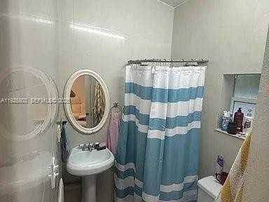 251 Nw 40th Ct #3 - Photo 3 of 3