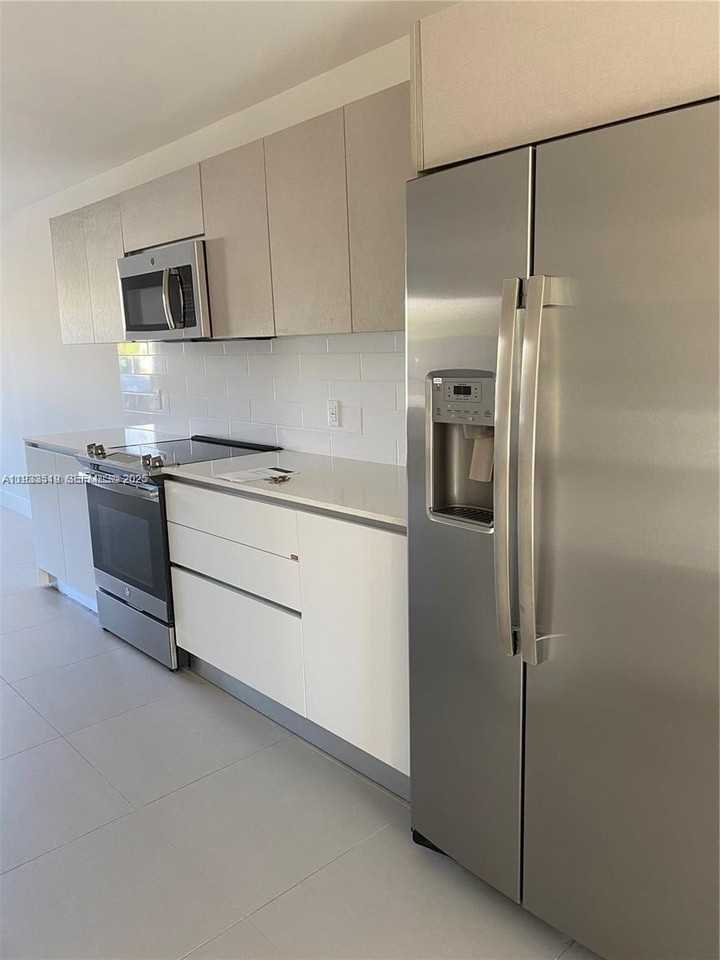 2535 Ne 193rd St #3108 - Photo 7 of 17