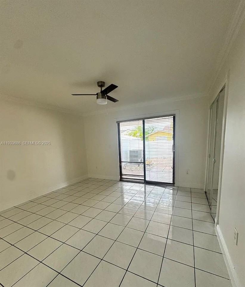 13861 Sw 9th Ter #0 - Photo 7 of 10