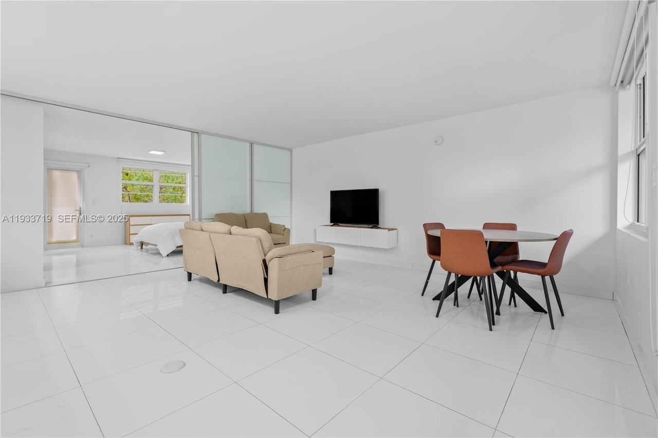 301 Jefferson Ave #2C - Photo 5 of 26