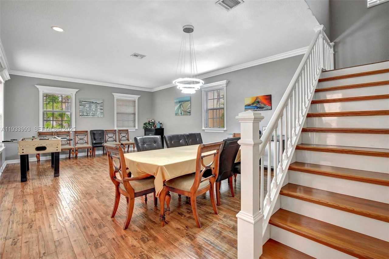 501 Sw 146th Ter #5-7 - Photo 5 of 50