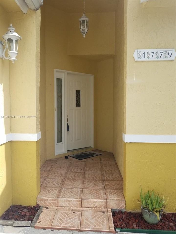 4779 Nw 5th Ct - Photo 2 of 40