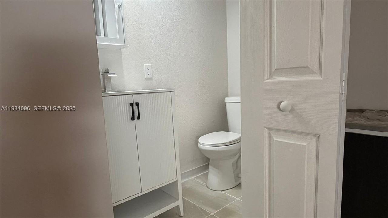 15730 Sw 140th St #15730 - Photo 4 of 9