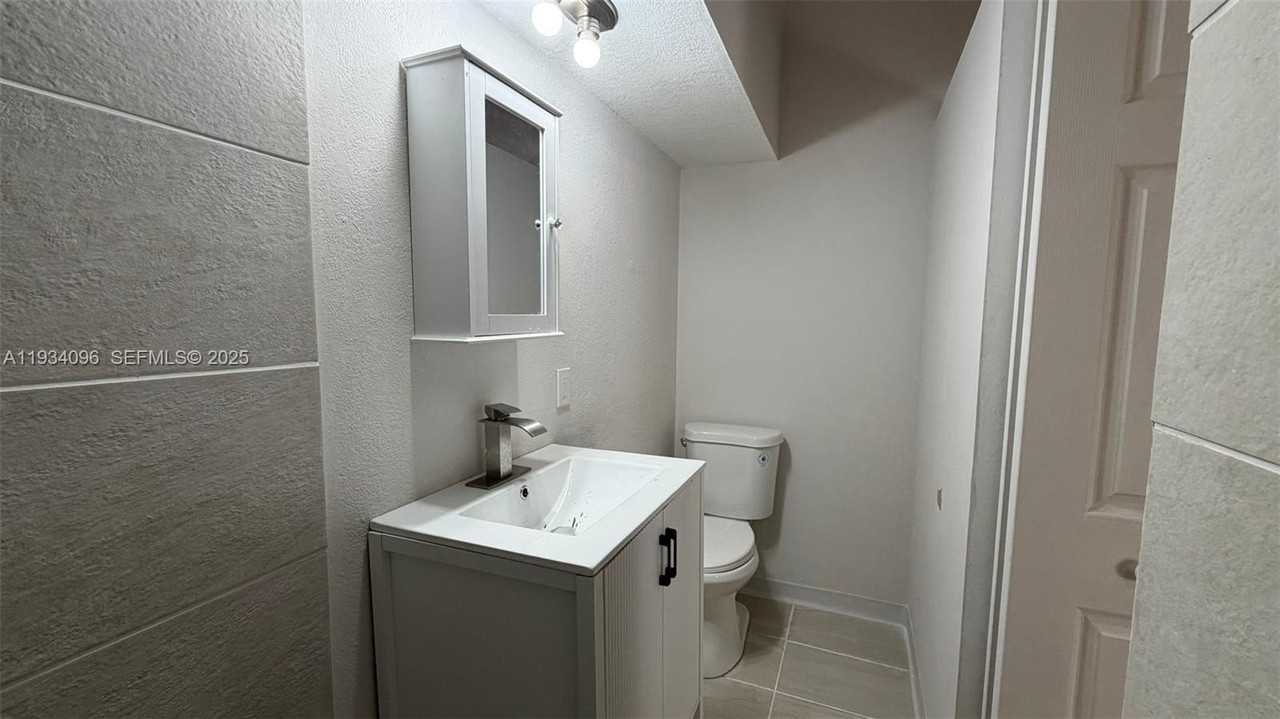 15730 Sw 140th St #15730 - Photo 6 of 9