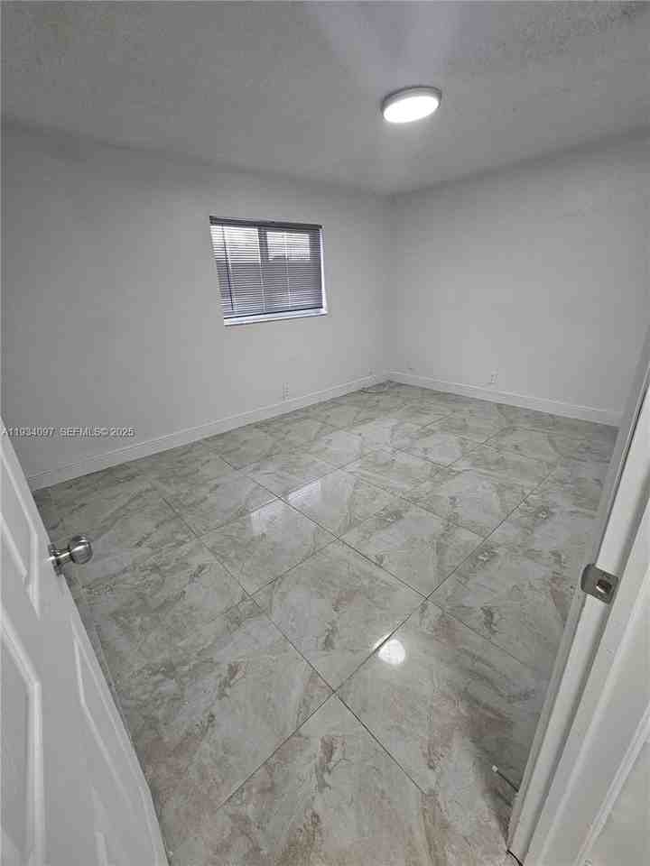 5615 Nw 27th Ct #5615 - Photo 5 of 15