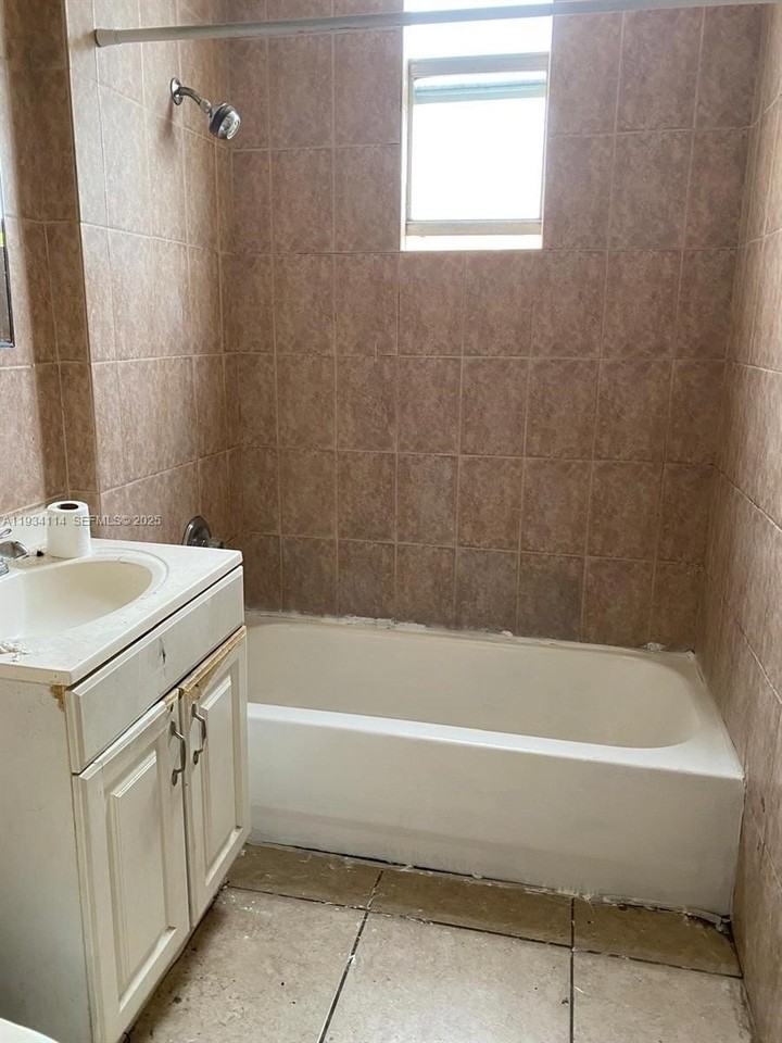 5959 Sw 69th St #106 - Photo 5 of 10