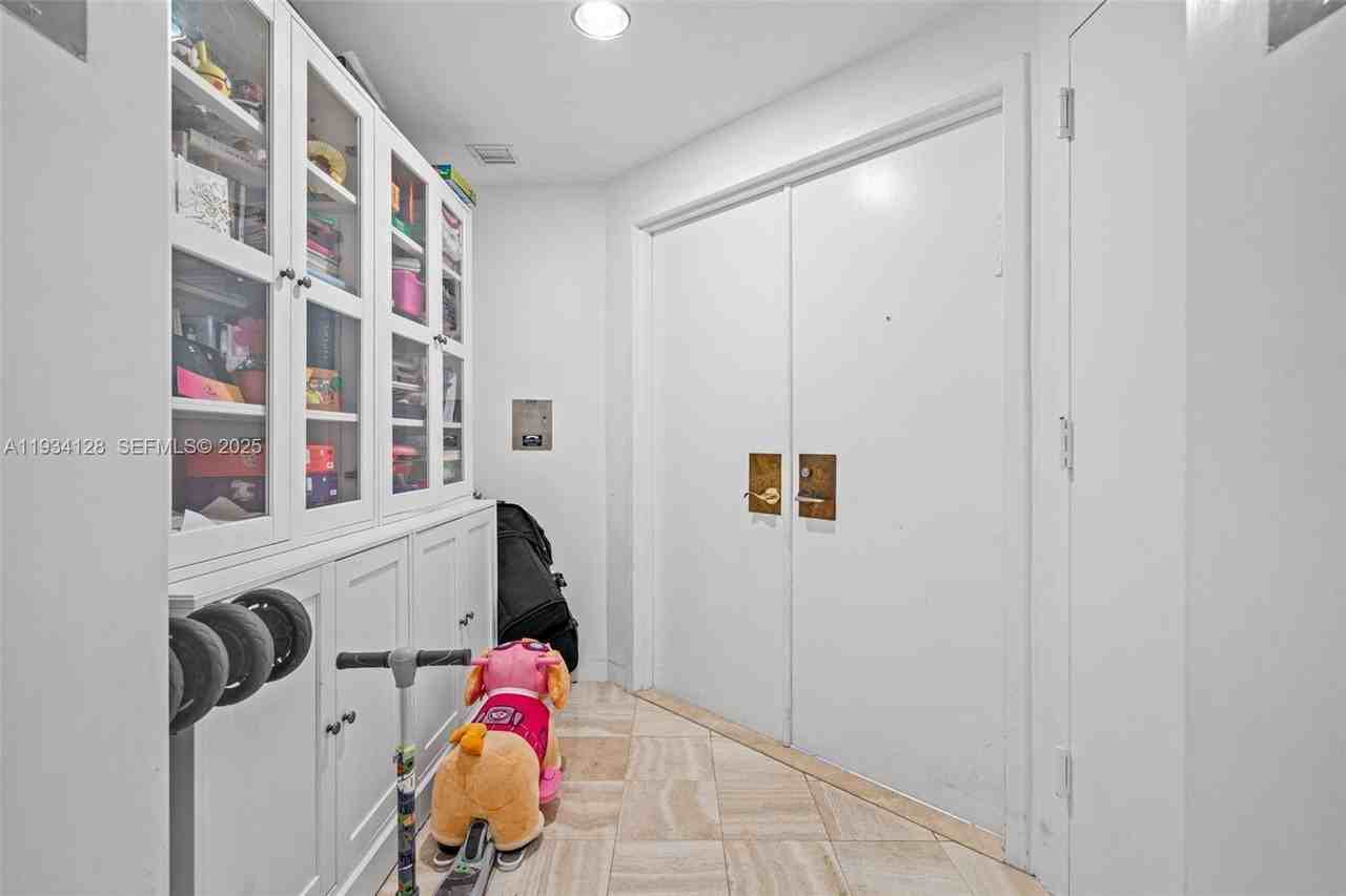 3801 Ne 207th St #603 - Photo 3 of 50