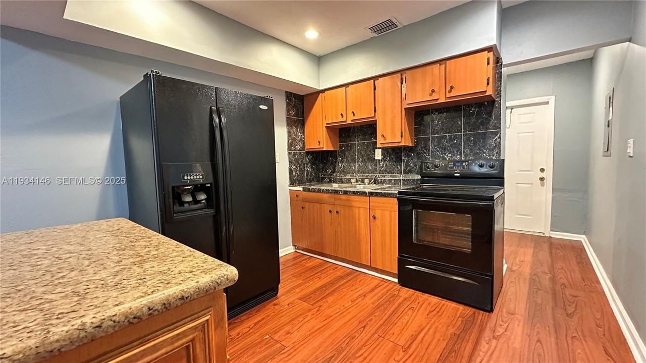 2220 Charleston St #1 - Photo 7 of 17